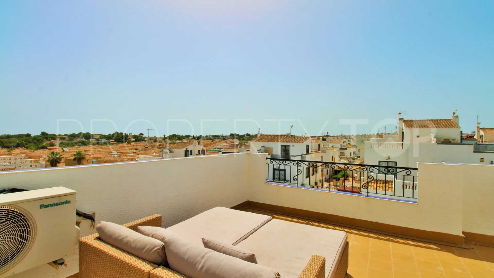 Town house for sale in Los Altos de Marbella with 3 bedrooms