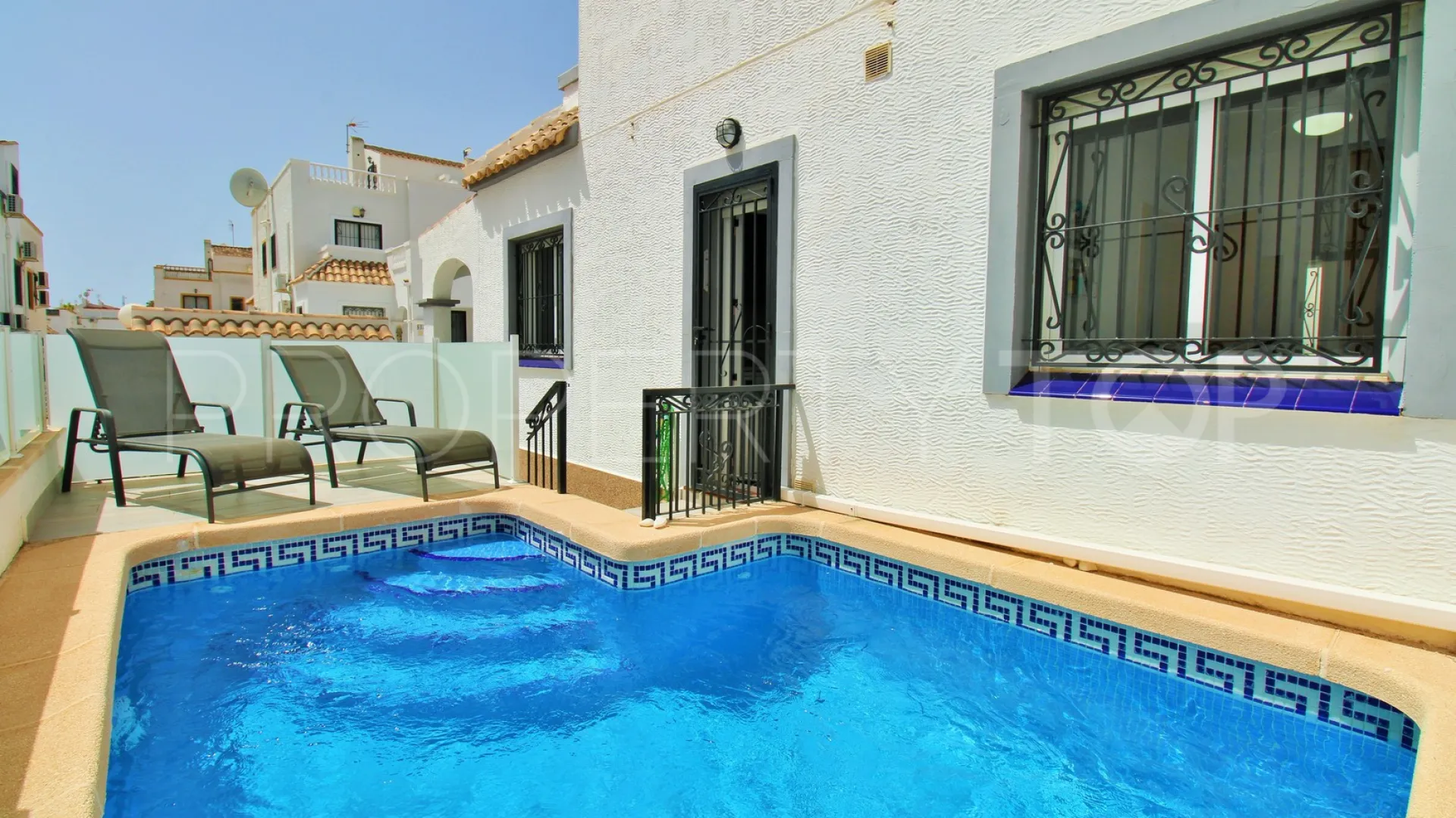 Town house for sale in Los Altos de Marbella with 3 bedrooms