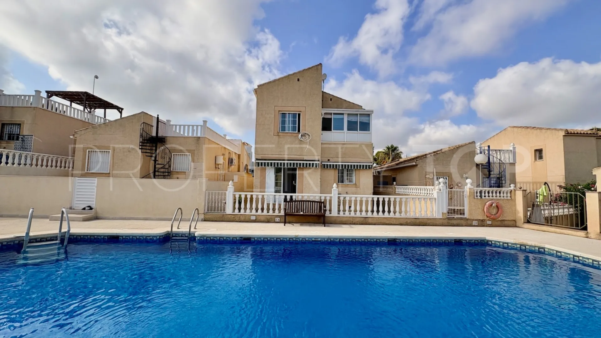 Villa for sale in Los Balcones with 4 bedrooms