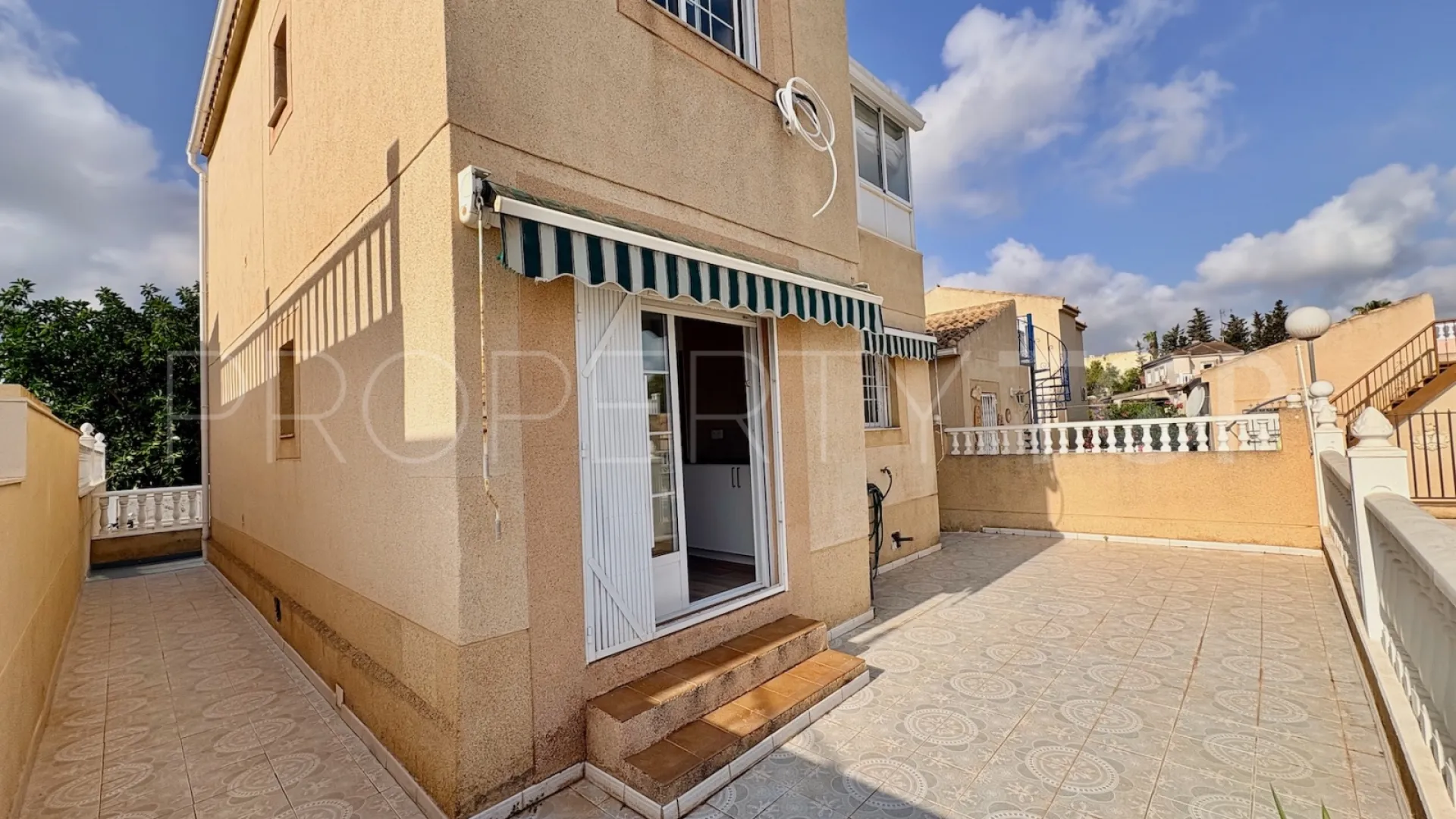 Villa for sale in Los Balcones with 4 bedrooms