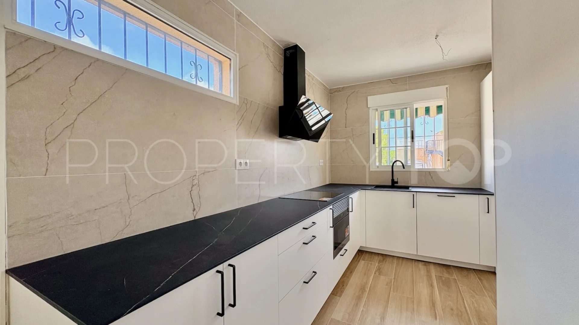 Villa for sale in Los Balcones with 4 bedrooms