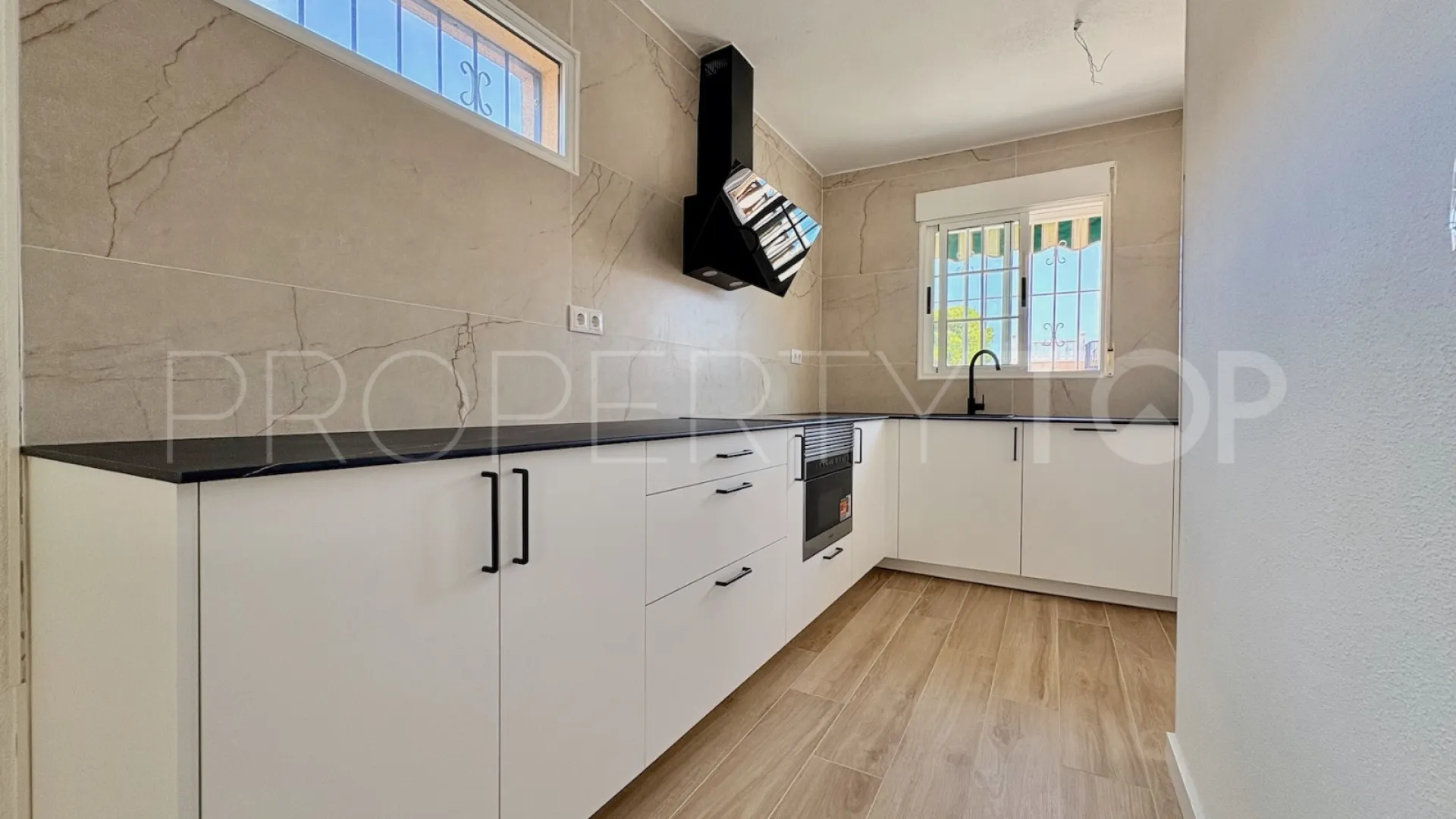 Villa for sale in Los Balcones with 4 bedrooms