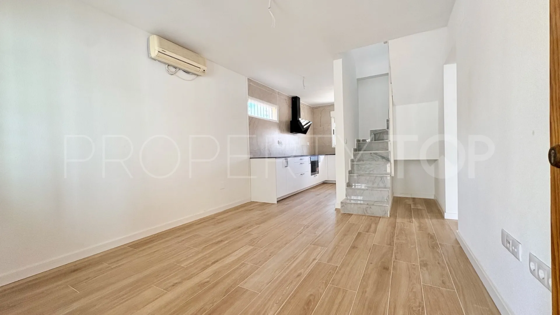 Villa for sale in Los Balcones with 4 bedrooms