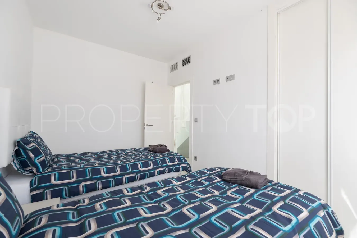 Punta Prima, adosado a la venta con 3 dormitorios