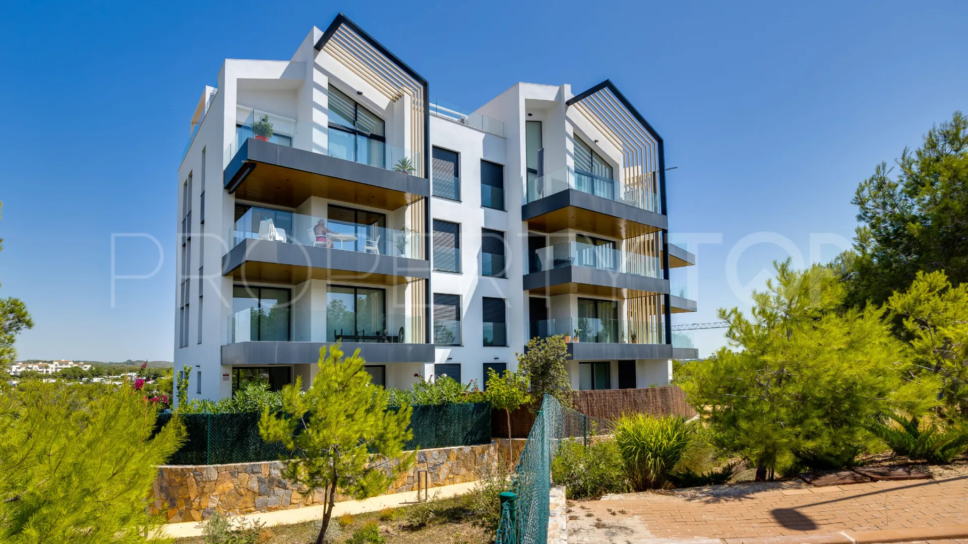 Se vende apartamento en Las Colinas Golf con 2 dormitorios