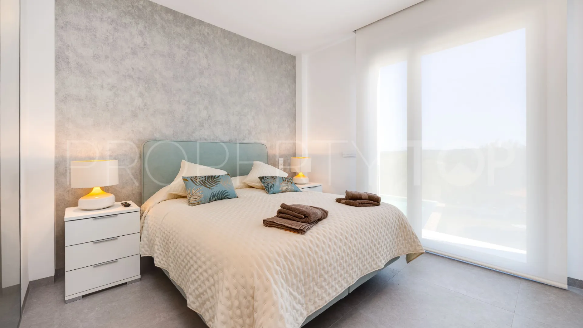 Se vende apartamento en Las Colinas Golf con 2 dormitorios