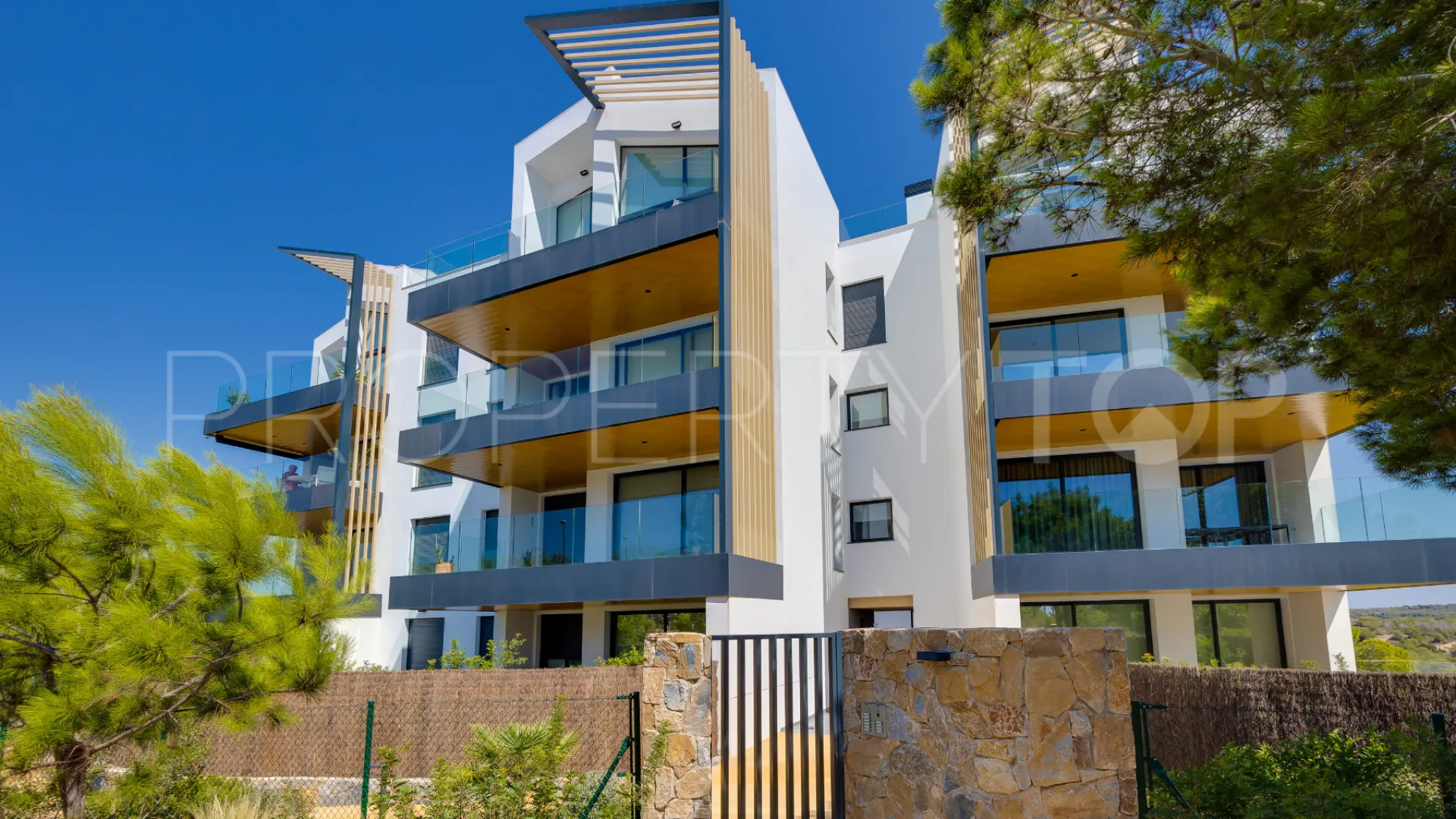 Se vende apartamento en Las Colinas Golf con 2 dormitorios