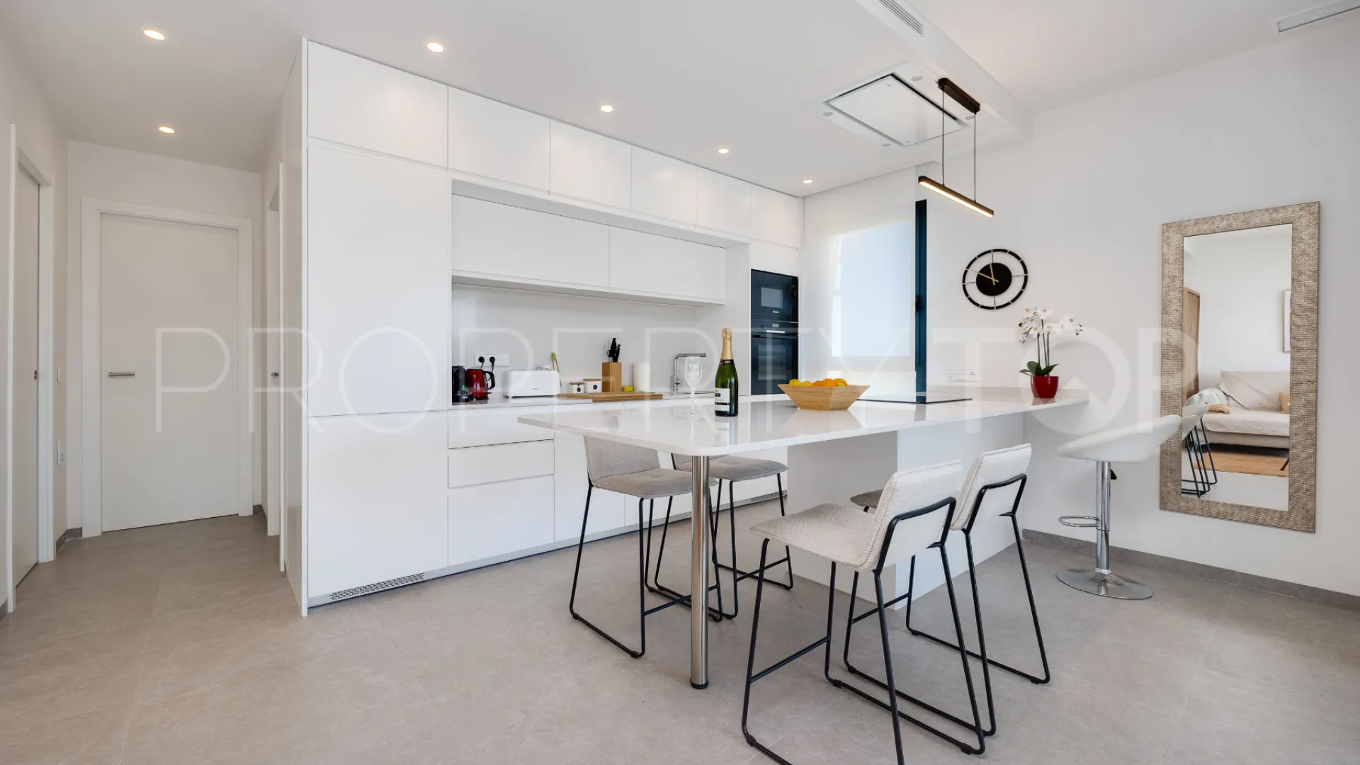 Se vende apartamento en Las Colinas Golf con 2 dormitorios