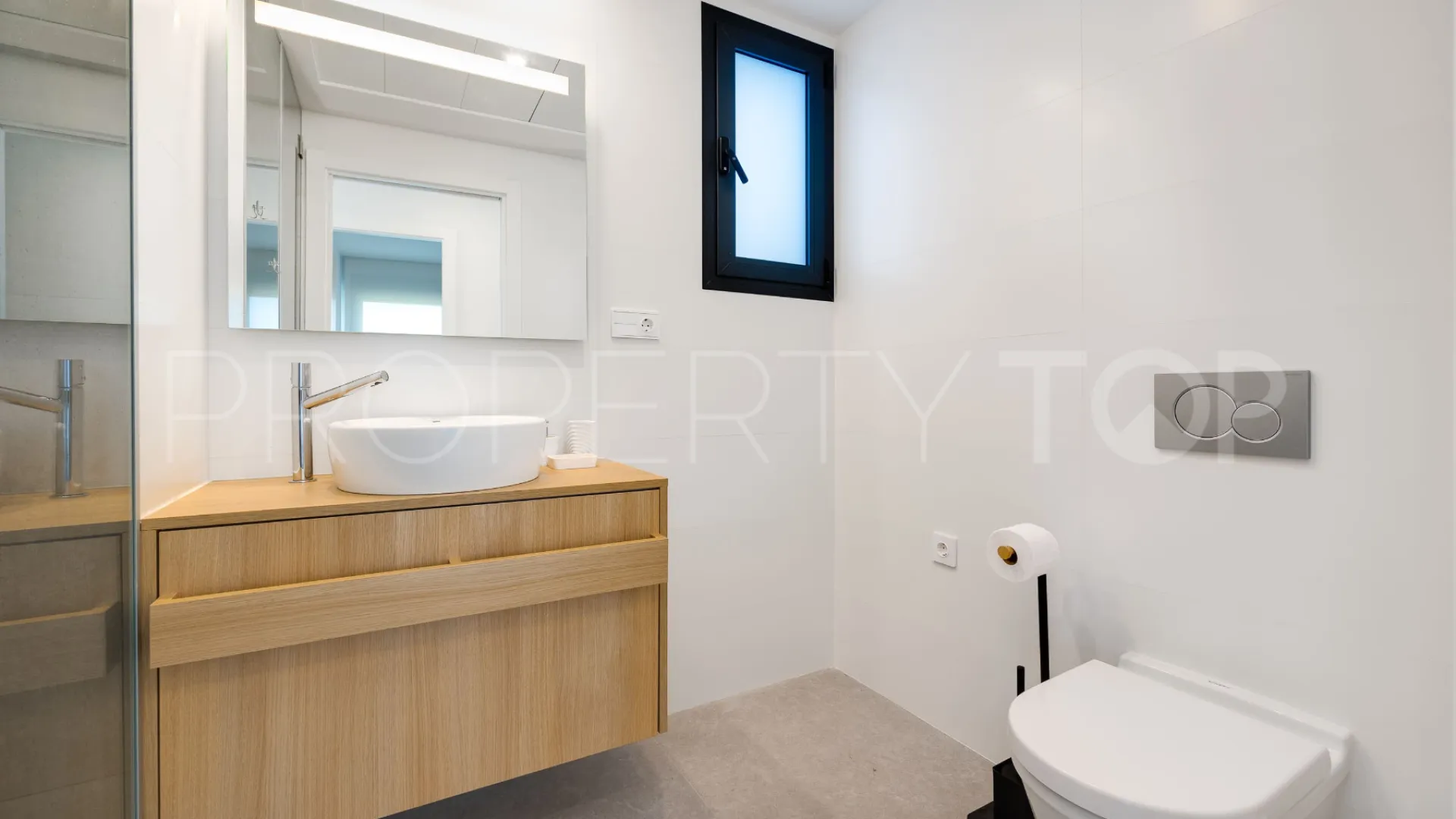 Se vende apartamento en Las Colinas Golf con 2 dormitorios