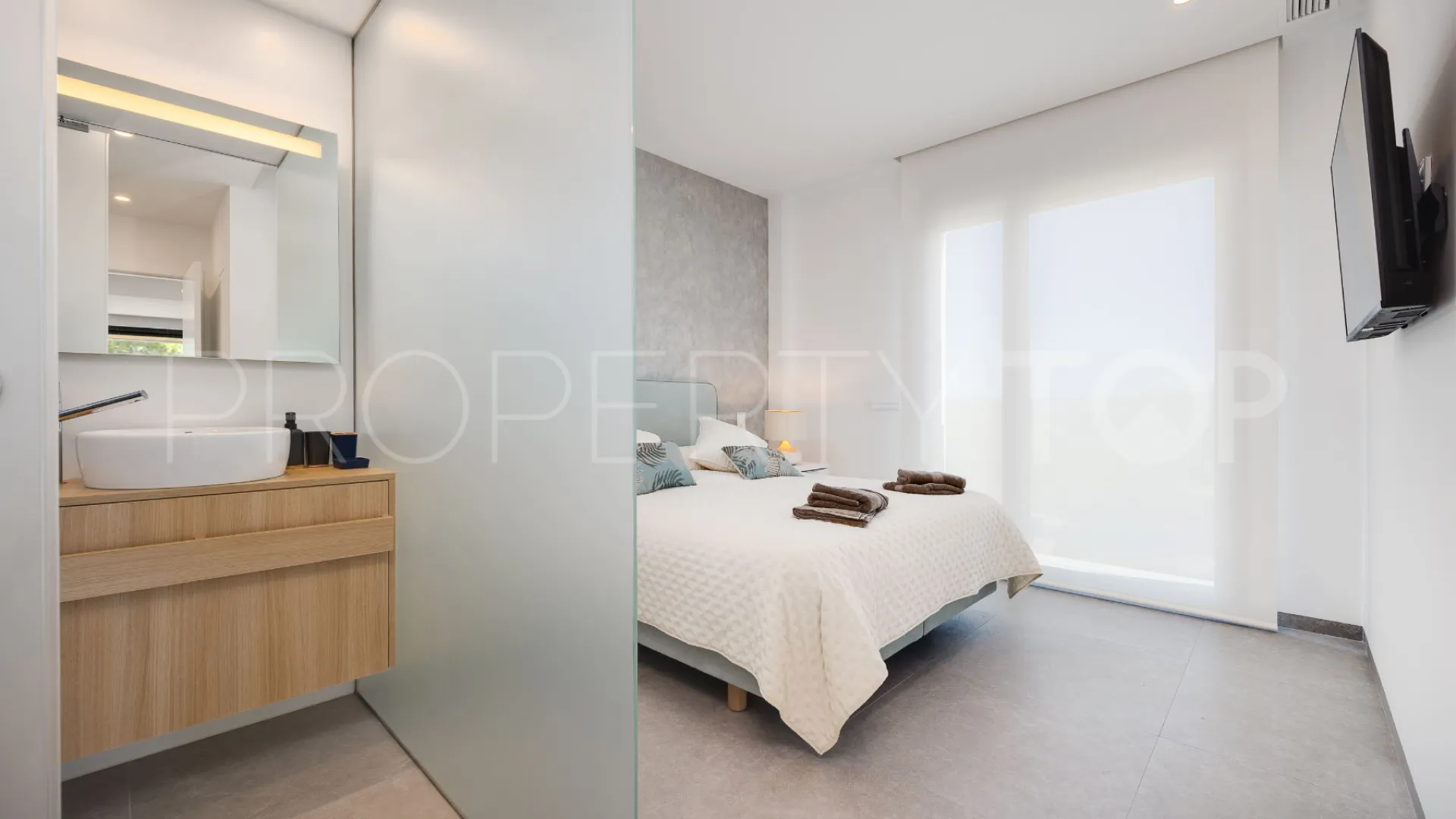 Se vende apartamento en Las Colinas Golf con 2 dormitorios