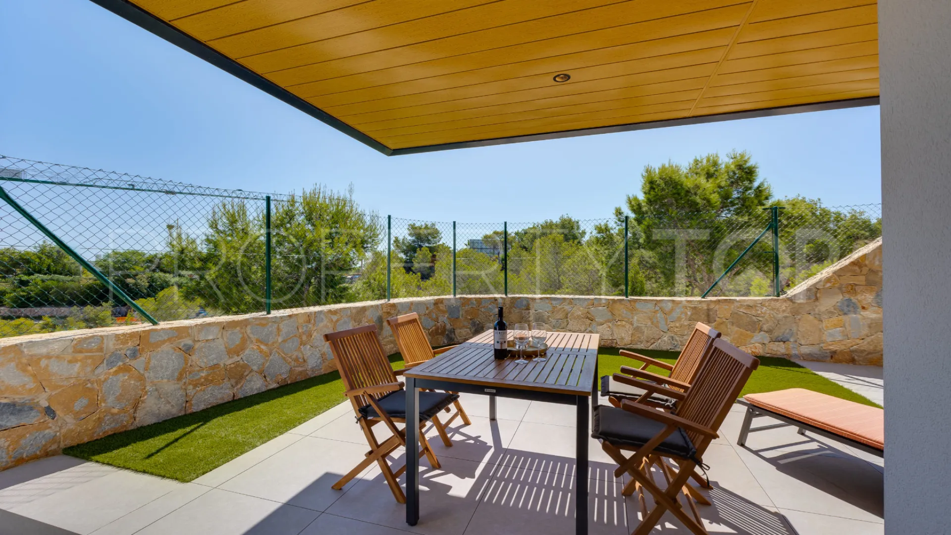 Se vende apartamento en Las Colinas Golf con 2 dormitorios