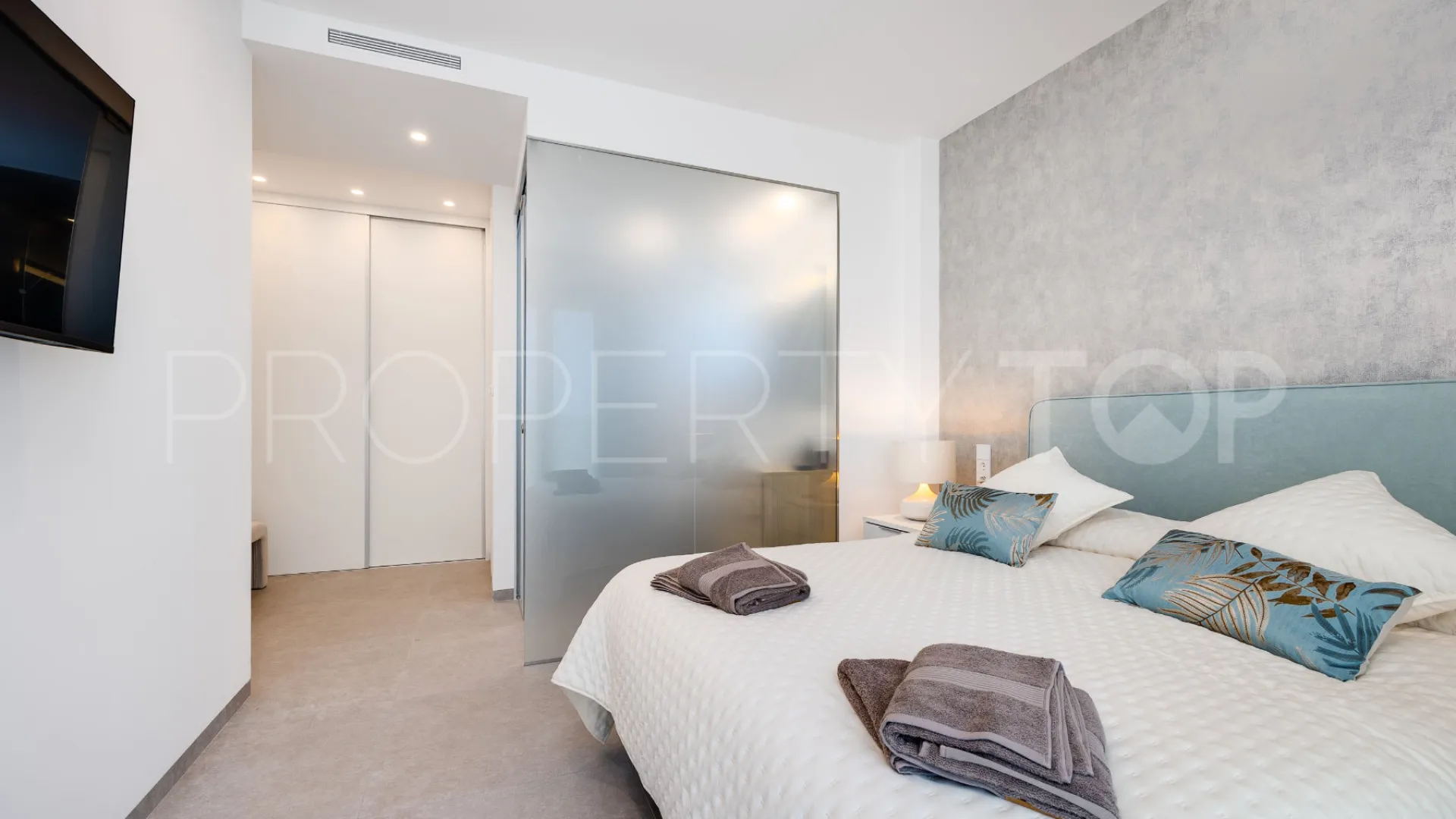 Se vende apartamento en Las Colinas Golf con 2 dormitorios