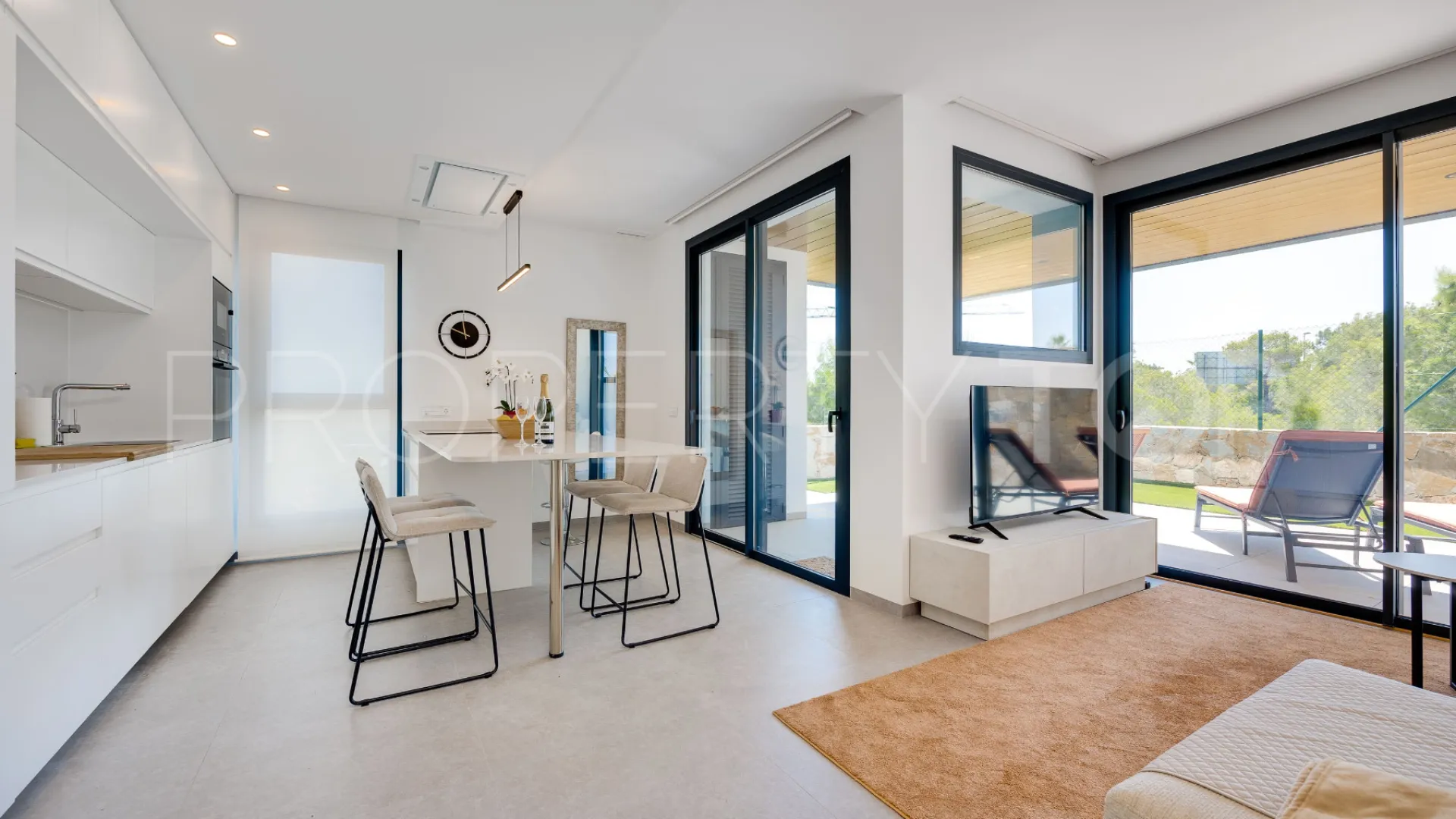 Se vende apartamento en Las Colinas Golf con 2 dormitorios