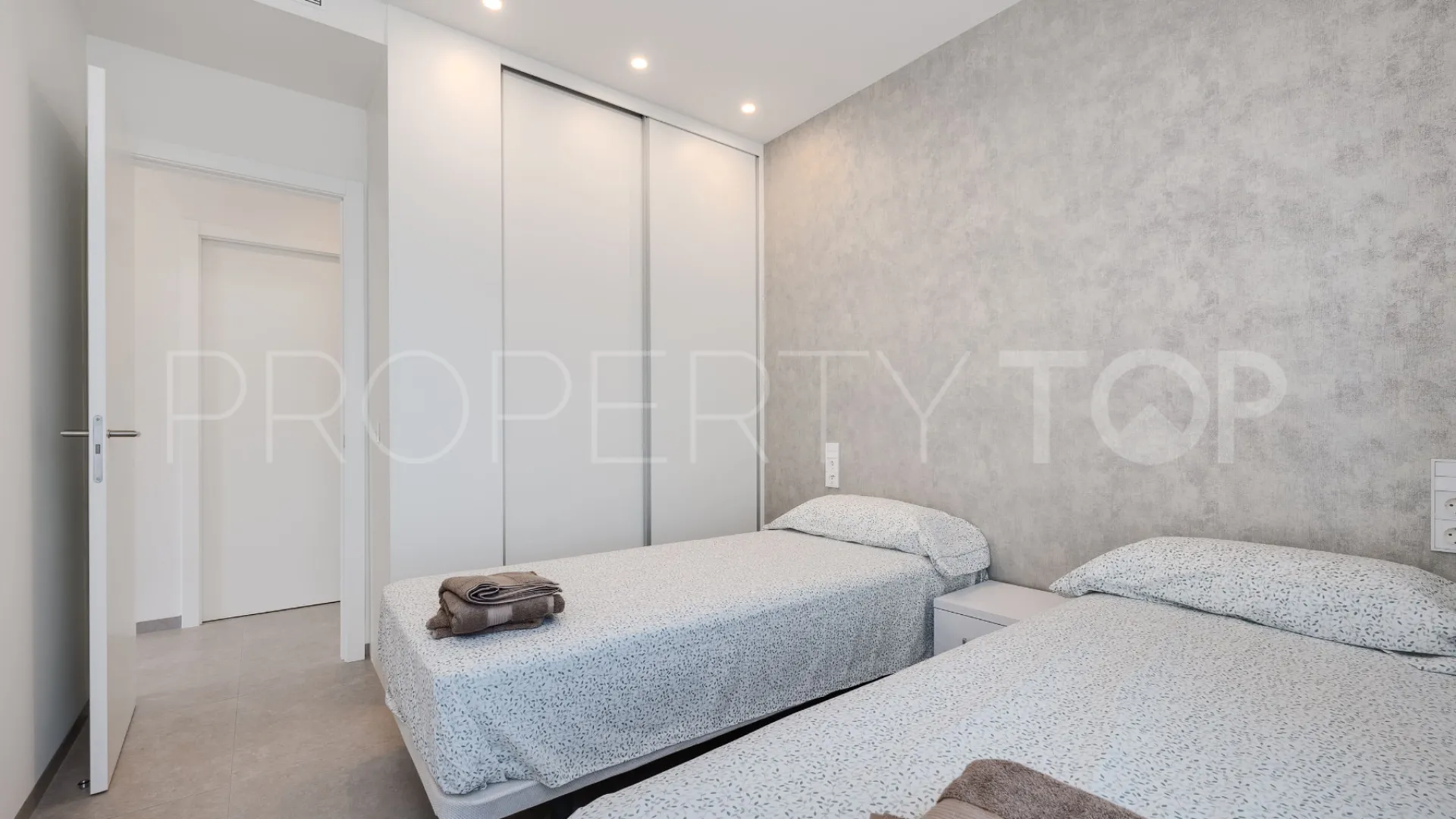 Se vende apartamento en Las Colinas Golf con 2 dormitorios
