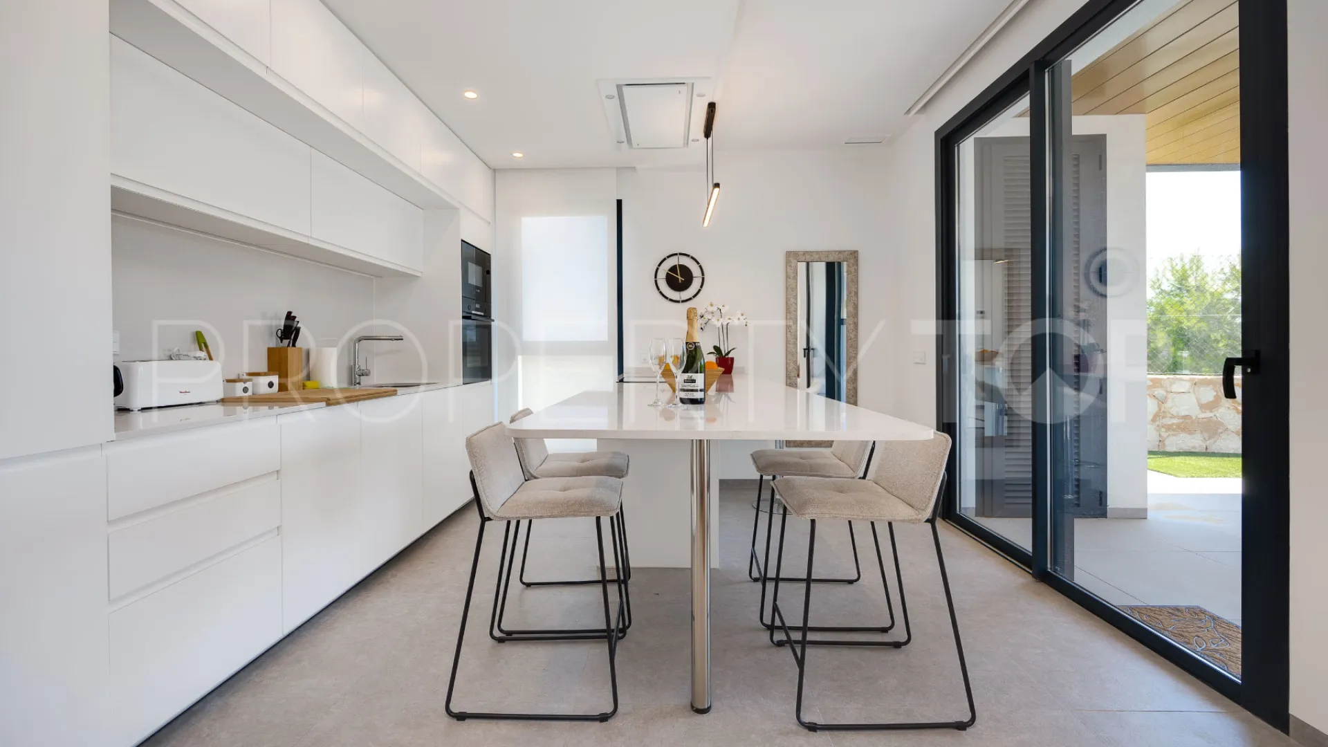 Se vende apartamento en Las Colinas Golf con 2 dormitorios