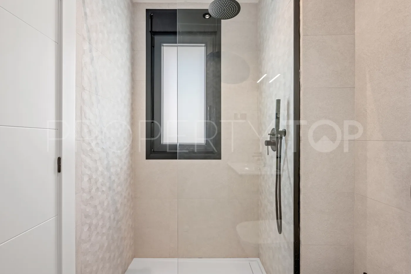 Buy villa in Rioja with 3 bedrooms