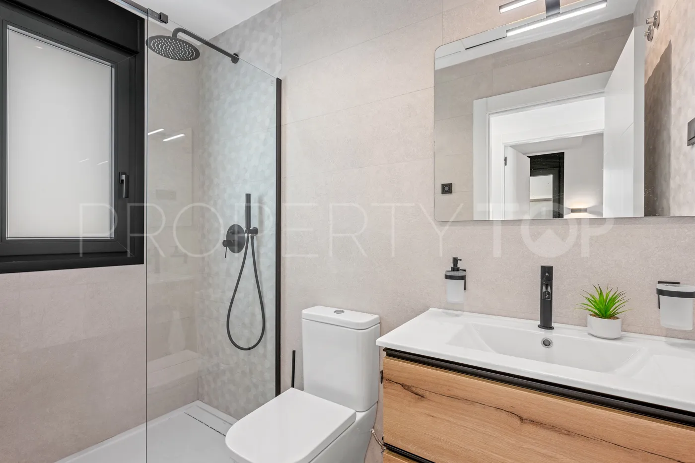 Buy villa in Rioja with 3 bedrooms