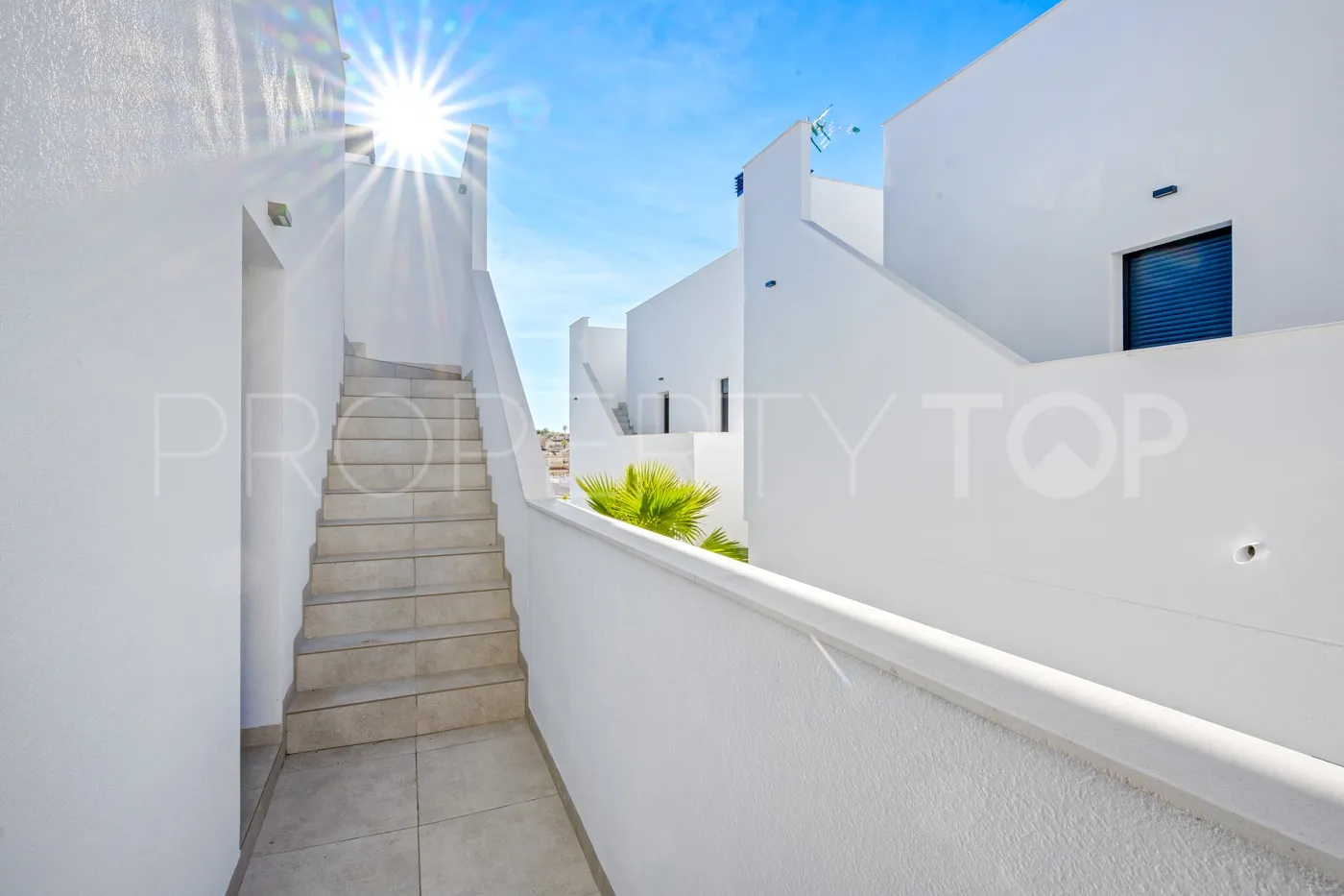 Buy villa in Rioja with 3 bedrooms