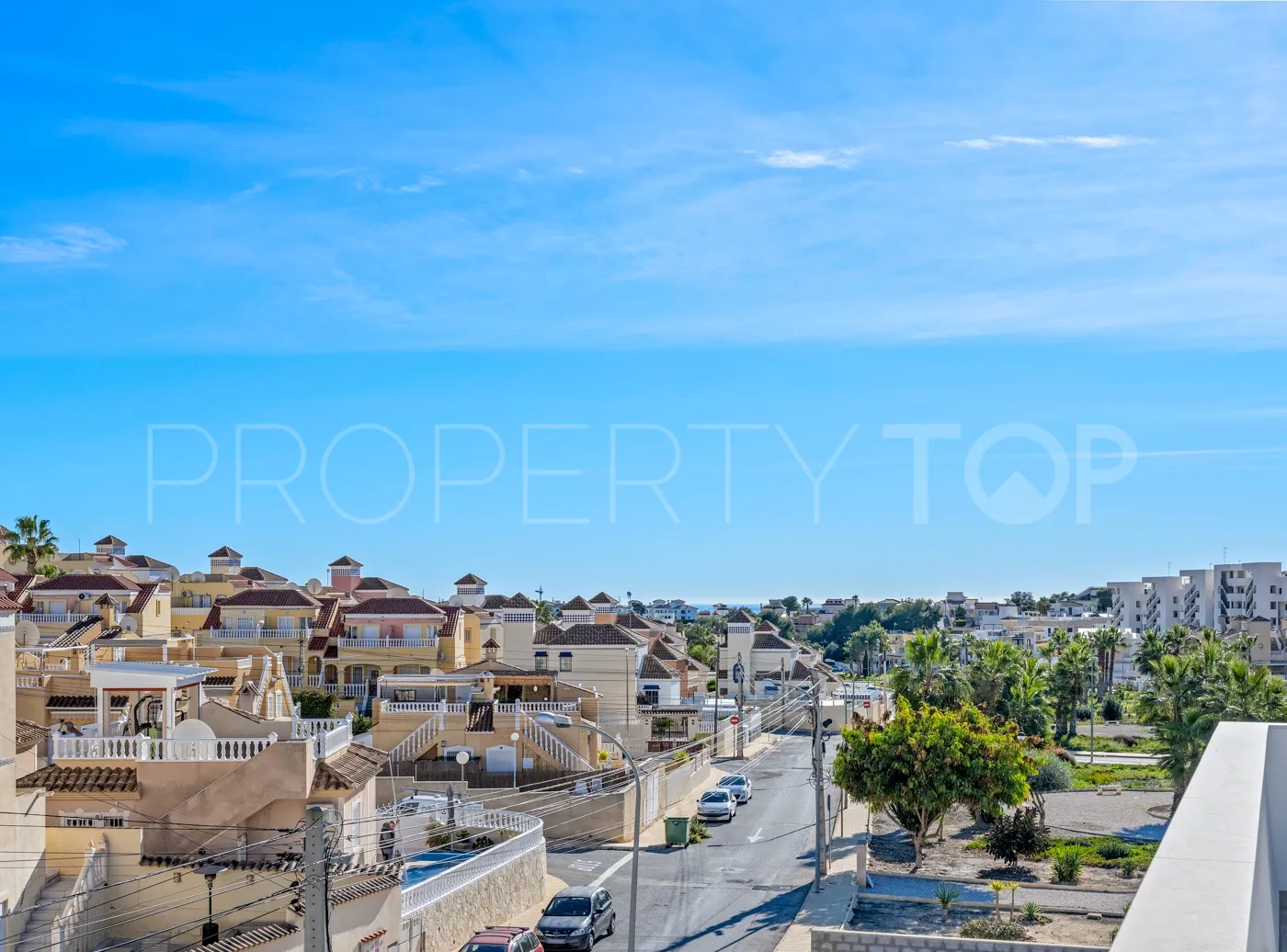 Buy villa in Rioja with 3 bedrooms