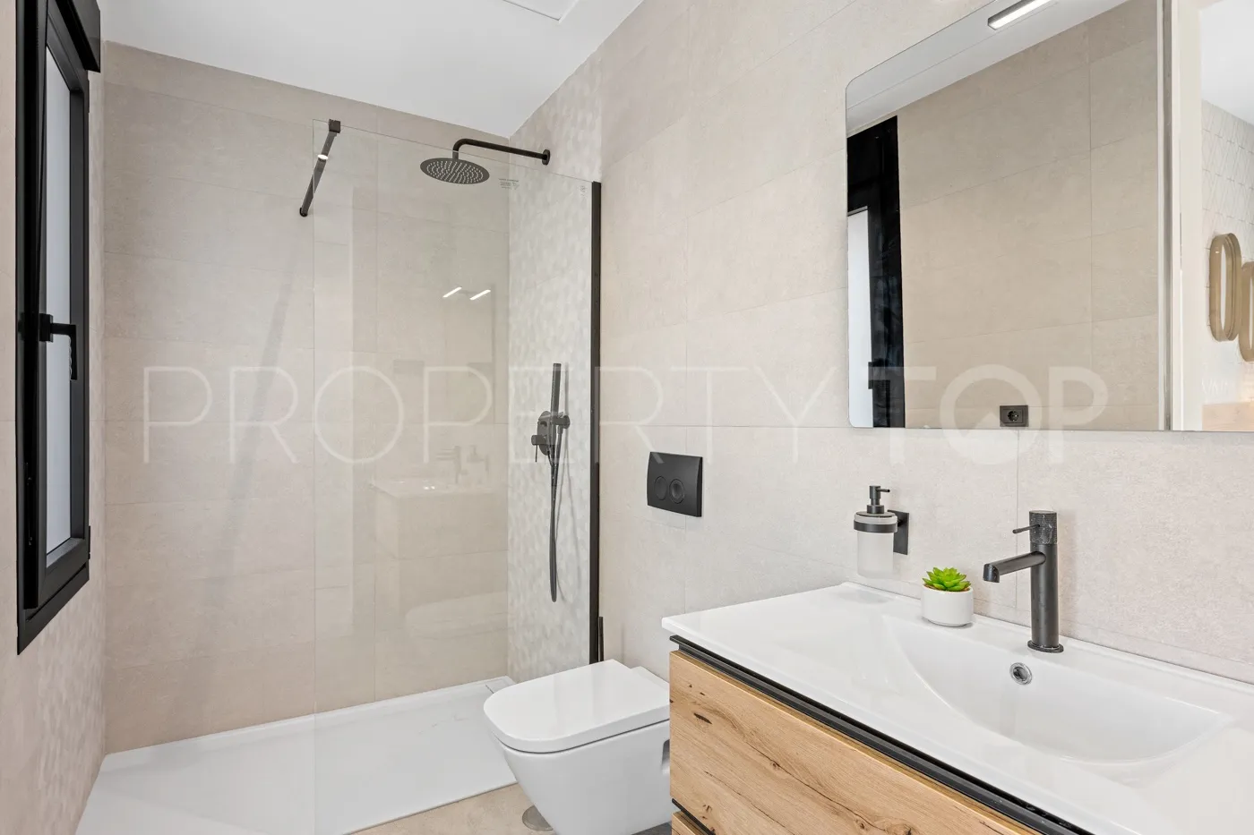 Buy villa in Rioja with 3 bedrooms