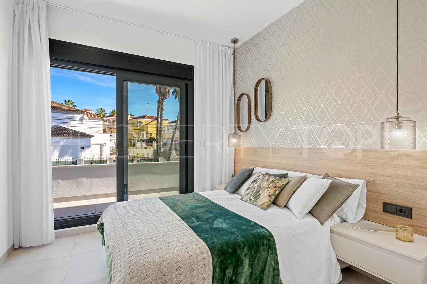 Buy villa in Rioja with 3 bedrooms