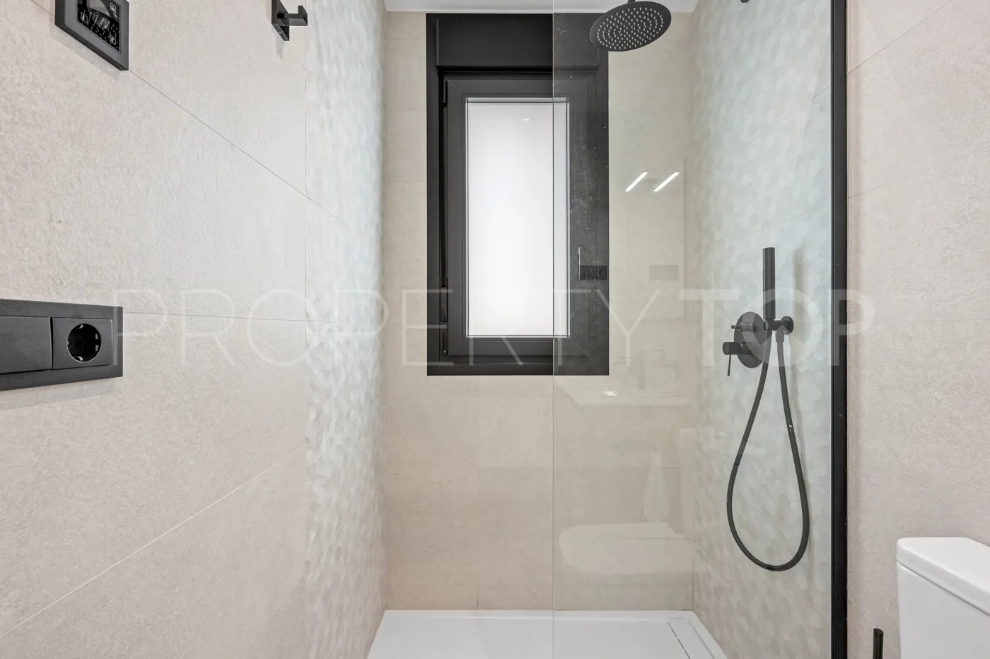 Buy villa in Rioja with 3 bedrooms