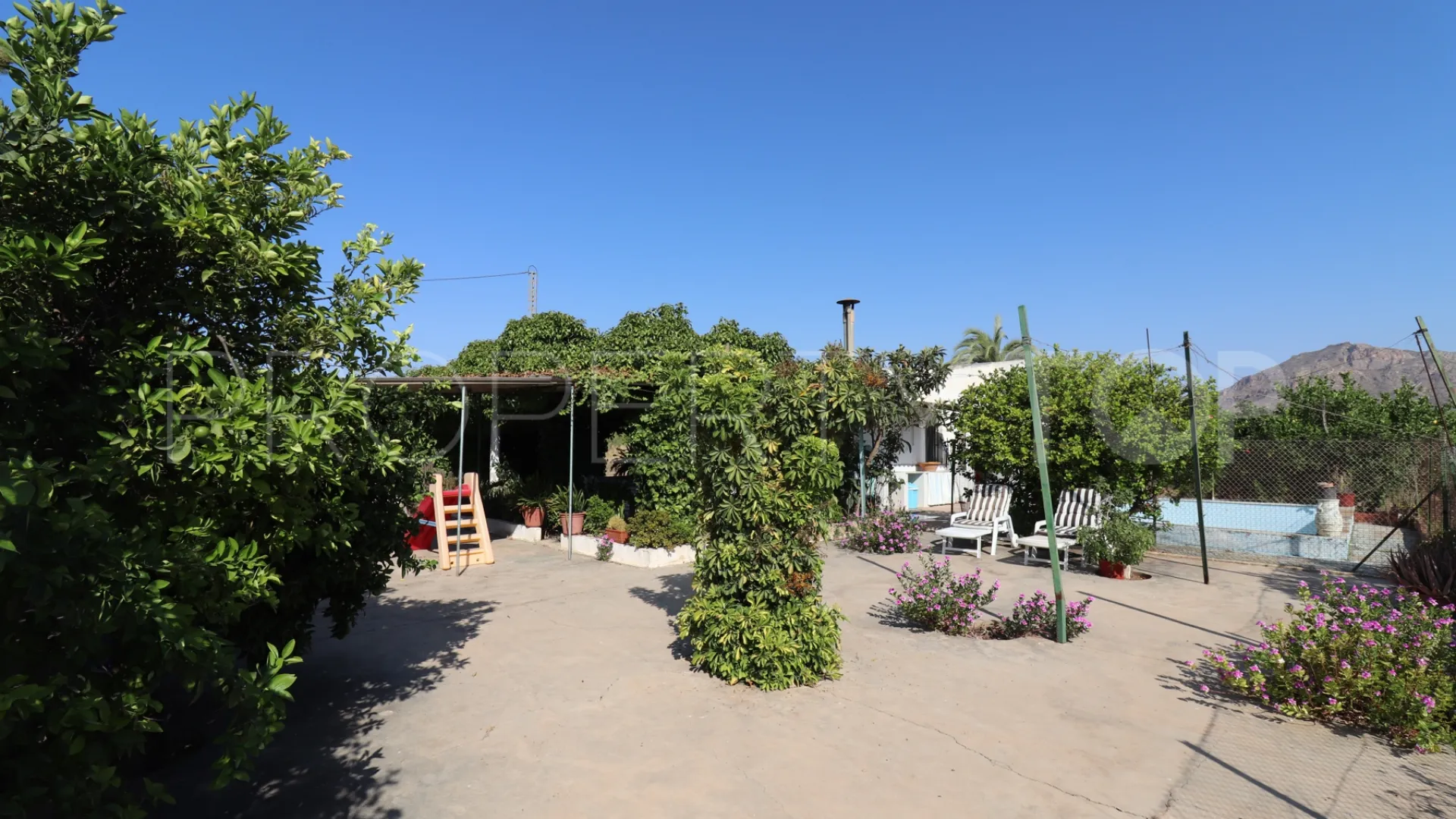 Villa en venta en Albatera con 2 dormitorios