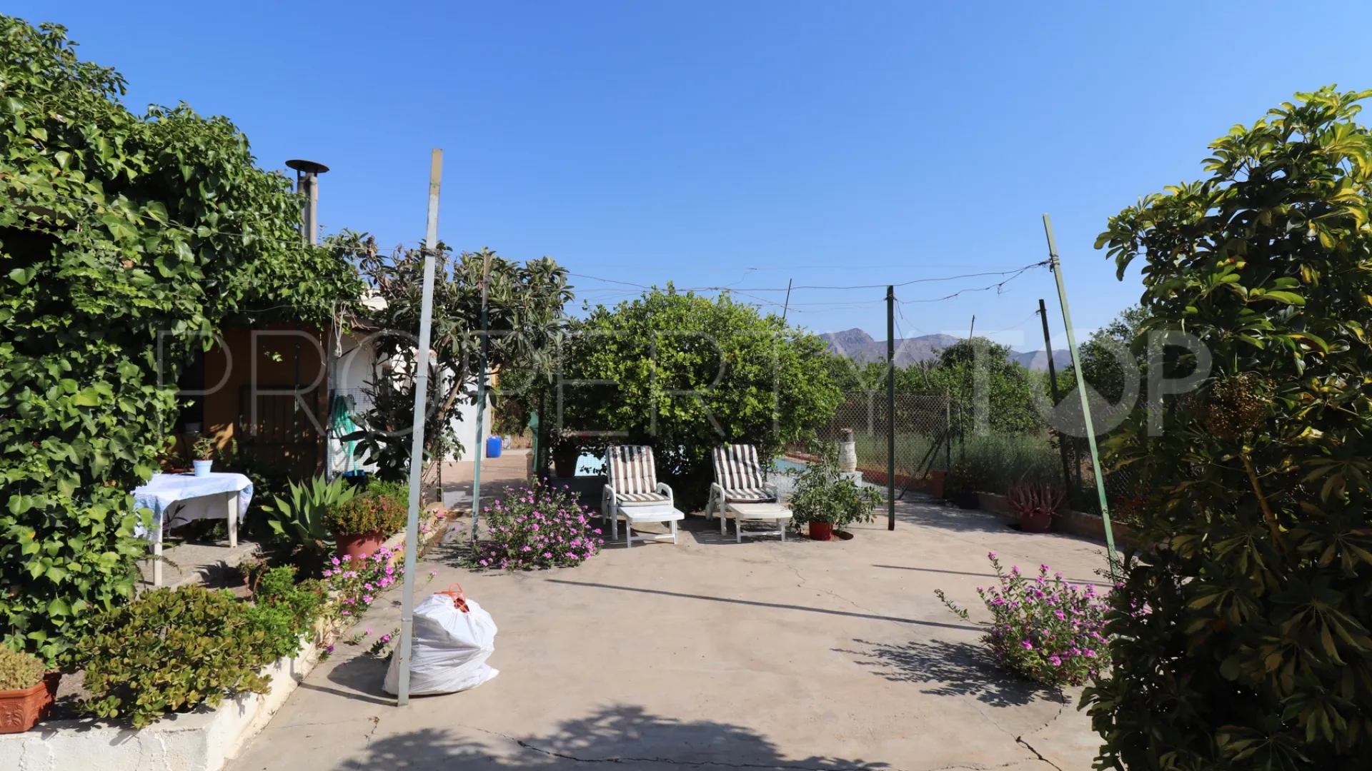 Villa en venta en Albatera con 2 dormitorios