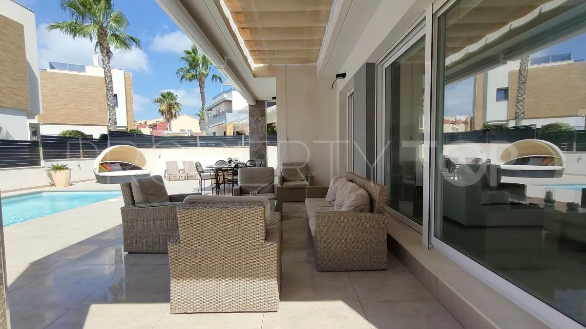 La Mata, villa a la venta