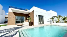 For sale villa in Rioja with 4 bedrooms