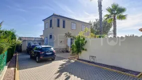 Comprar villa con 3 dormitorios en Pilar de la Horadada