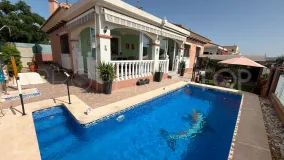 Buy villa in Los Montesinos
