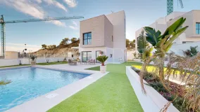 Villa en venta de 3 dormitorios en Cala de Finestrat