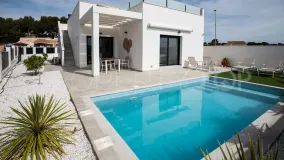 Se vende villa en Pilar de la Horadada