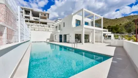 Villa en venta en Cala de Finestrat con 7 dormitorios