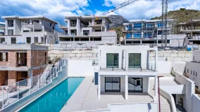 Villa en venta en Cala de Finestrat con 7 dormitorios