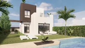Se vende villa en Pilar de la Horadada de 3 dormitorios
