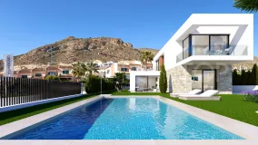 Comprar villa con 4 dormitorios en Cala de Finestrat