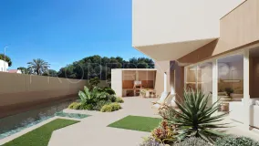 Villa en venta en Villamartin con 4 dormitorios