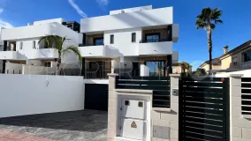 Se vende adosado en Benferri de 3 dormitorios