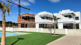 Comprar villa en Pilar de la Horadada de 3 dormitorios