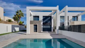 For sale Torrevieja town house with 4 bedrooms
