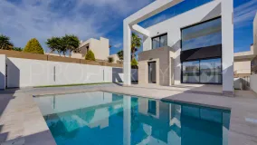 For sale Torrevieja town house with 4 bedrooms