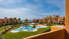 For sale 3 bedrooms apartment in Estepona Hills