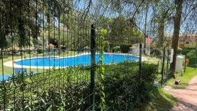 Apartamento en venta en Las Lomas de Marbella con 2 dormitorios