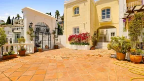 Town house for sale in Benahavis Centro