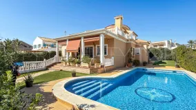 Villa for sale in La Mata
