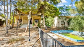 Villa en venta de 8 dormitorios en Los Balcones