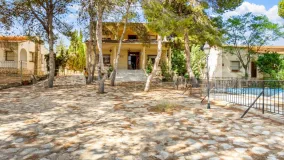 Villa en venta de 8 dormitorios en Los Balcones