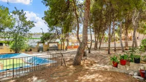 Villa en venta de 8 dormitorios en Los Balcones